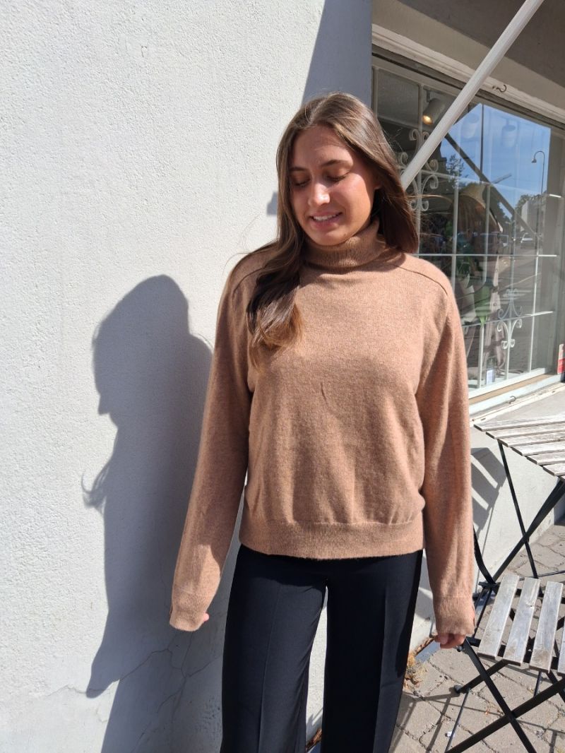 Pull Col Camel Chine