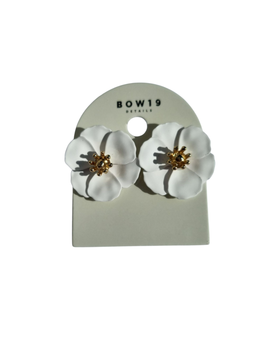 Flower Small Earrings Strong Mat White
